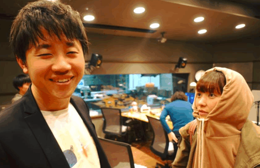 ラジオ出演する北村真平と近藤夏子